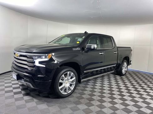 Used 2022 Chevrolet Silverado 1500 High Country w/ Technology Package AWD/4WD image 4