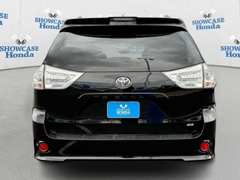 Used 2020 Toyota Sienna SE image 7