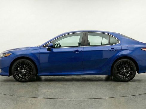 Used 2025 Toyota Camry SE FWD image 5