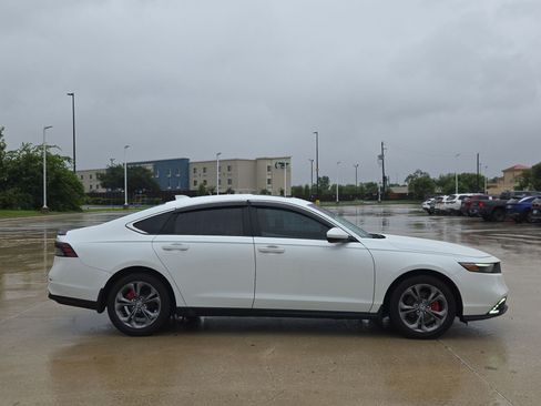 Used 2024 Honda Accord EX image 2
