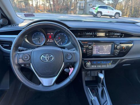 Used 2015 Toyota Corolla S image 17
