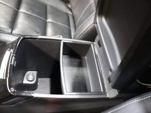 Used 2024 Kia Telluride EX w/ EX Captain's Chair Package FWD image 46