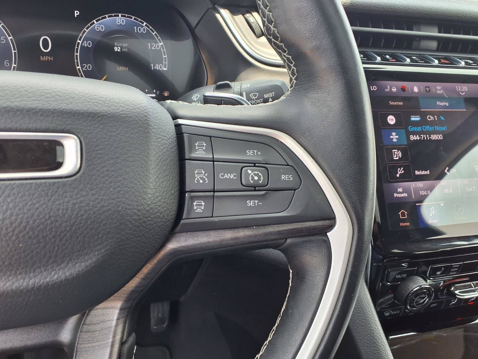 Used 2022 Jeep Grand Cherokee Limited AWD/4WD image 24