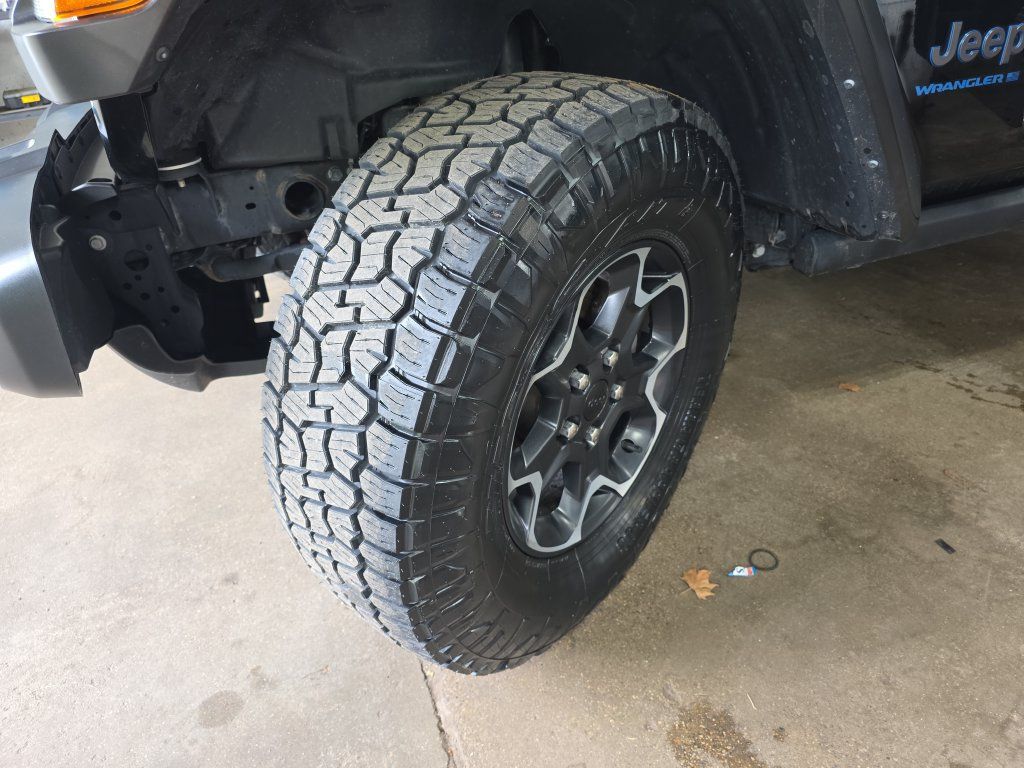 Used 2023 Jeep Wrangler Unlimited Rubicon 4xe AWD/4WD image 30