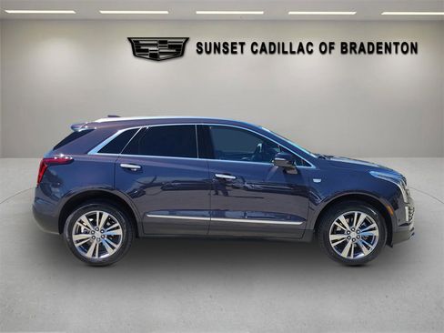 Certified 2025 Cadillac XT5 Premium Luxury w/ Technology Package AWD/4WD image 3