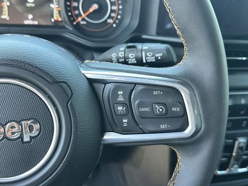 Certified 2024 Jeep Wrangler Unlimited Sahara w/ Technology Group AWD/4WD image 28