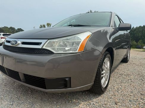 Used 2011 Ford Focus SE FWD image 10