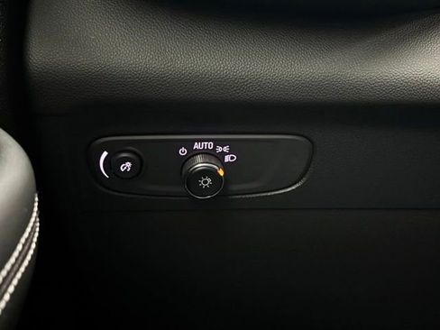 Used 2023 Buick Envision Essence AWD/4WD image 23