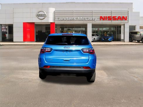 Used 2024 Jeep Compass Sport image 4