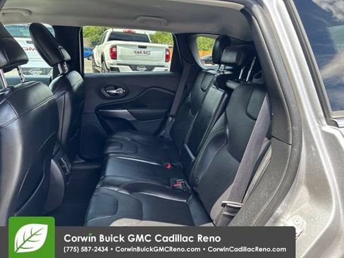 Used 2019 Jeep Cherokee Limited AWD/4WD image 16