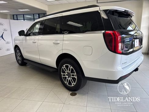 Certified 2025 Ford Expedition Active RWD image 6