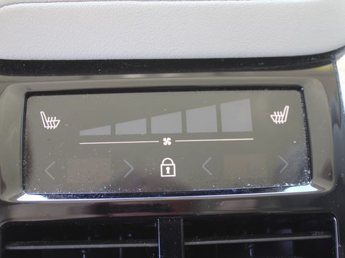 Used 2022 Volvo XC60 B5 Inscription w/ Advanced Package FWD image 27
