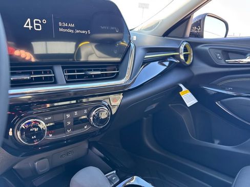 New 2026 Chevrolet Trax ACTIV w/ Sunroof Package image 23