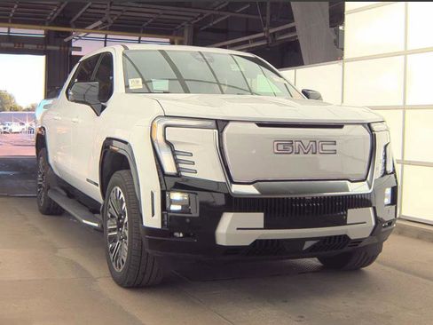 Used 2026 GMC Sierra EV Denali AWD/4WD image 2