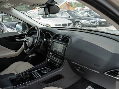 Used 2017 Jaguar F-PACE Premium AWD/4WD image 14