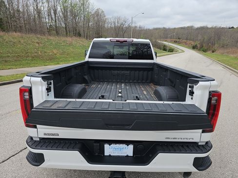 Used 2025 GMC Sierra 3500 Denali Ultimate AWD/4WD image 16