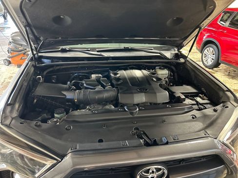 Used 2018 Toyota 4Runner SR5 Premium AWD/4WD image 3