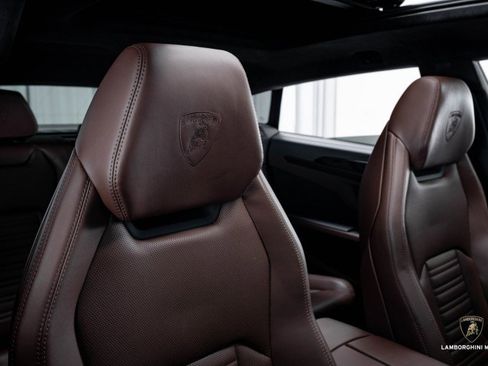 Used 2025 Lamborghini Urus SE image 36