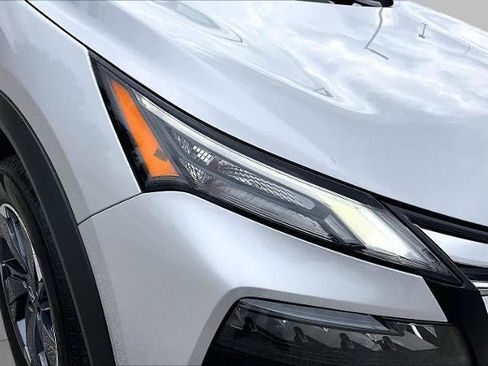 Certified 2025 Nissan Rogue SV FWD image 27