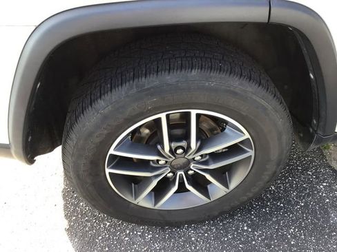 Used 2022 Jeep Grand Cherokee Limited RWD image 16