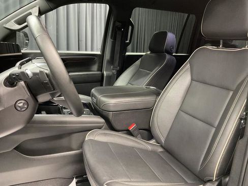 Used 2025 Chevrolet Suburban Premier AWD/4WD image 15