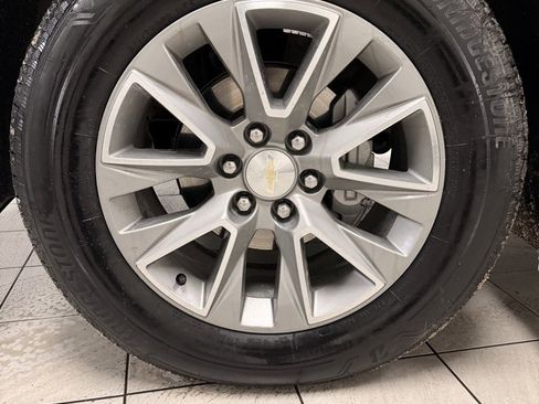 Certified 2019 Chevrolet Silverado 1500 High Country w/ Technology Package image 28