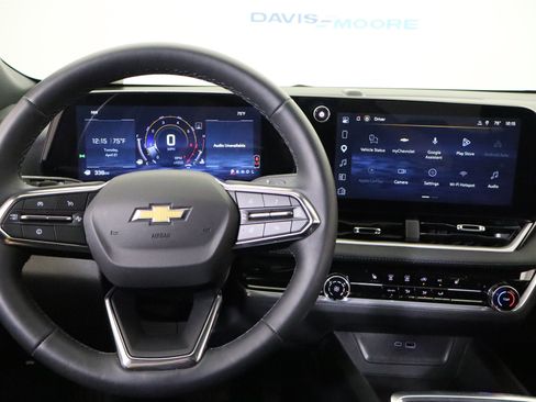 New 2026 Chevrolet Equinox LT w/ Safety and Technology Package FWD image 24