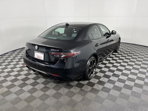 Used 2025 Alfa Romeo Giulia AWD w/ Driving Assist Package image 7