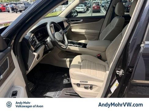 Used 2024 Volkswagen Atlas SEL AWD/4WD image 14