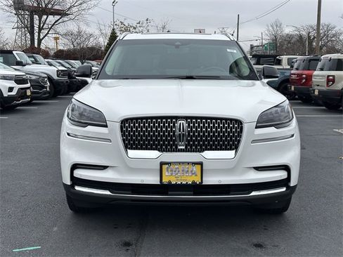 Certified 2023 Lincoln Aviator AWD w/ Premium Package image 2