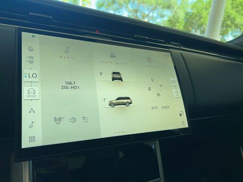 Used 2024 Land Rover Range Rover SE AWD/4WD image 61
