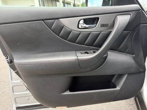 Used 2017 INFINITI QX70 2WD w/ Premium Package image 30