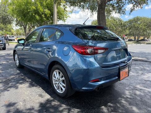 Used 2018 MAZDA MAZDA3 Sport FWD image 3