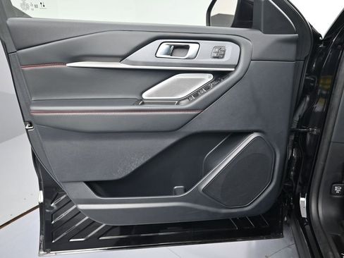 Used 2025 Ford Explorer ST image 16