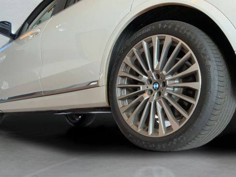 Used 2019 BMW X7 xDrive40i w/ Premium Package AWD/4WD image 41