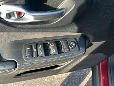 Used 2016 Jeep Cherokee Latitude w/ Cold Weather Group image 14