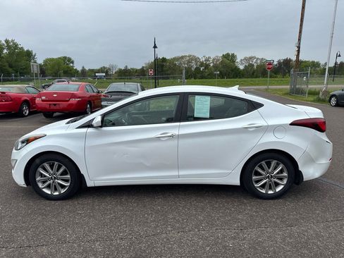 Used 2015 Hyundai Elantra SE w/ Option Group 02 FWD image 8