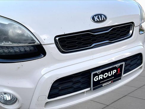 Used 2013 Kia Soul ! w/ Premium Pkg FWD image 28