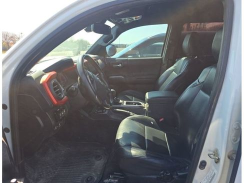 Used 2019 Toyota Tacoma TRD Off-Road image 23