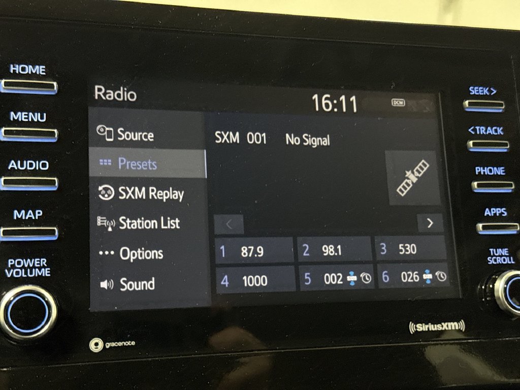 Used 2023 Toyota Camry SE FWD image 14