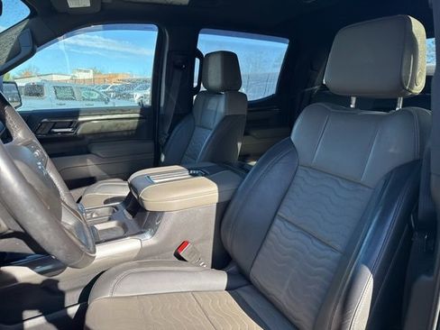 Used 2022 Chevrolet Silverado 1500 ZR2 w/ Technology Package image 9