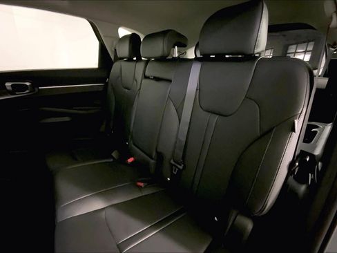 New 2025 Kia Sorento S FWD image 10