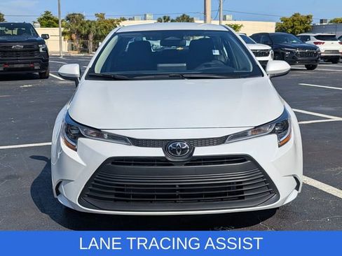 Used 2025 Toyota Corolla LE w/ Convenience Package FWD image 2