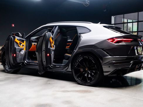 Used 2024 Lamborghini Urus S AWD/4WD image 30