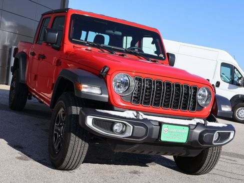 Used 2024 Jeep Gladiator Sport image 6
