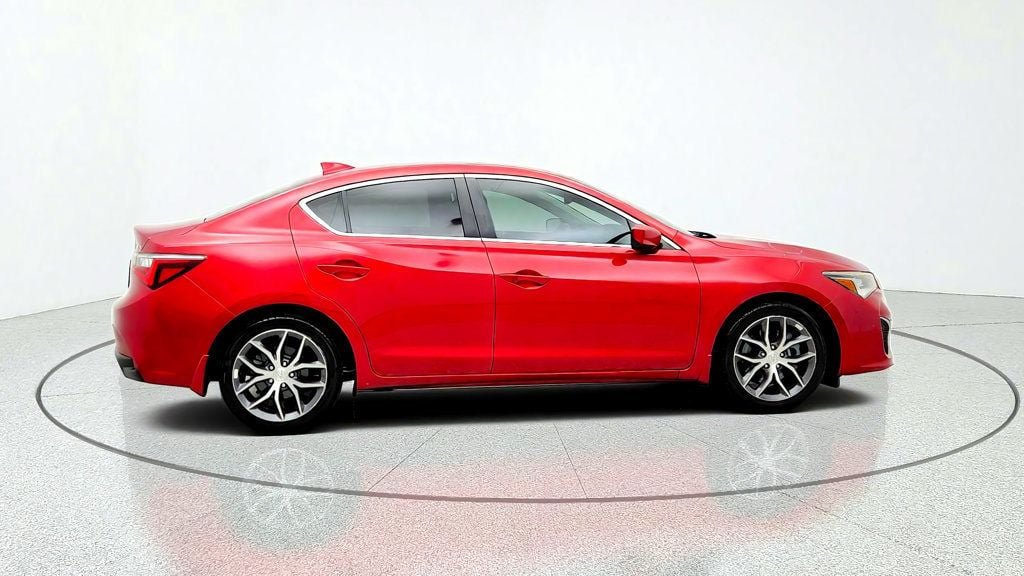 Used 2019 Acura ILX w/ Technology Package FWD image 4