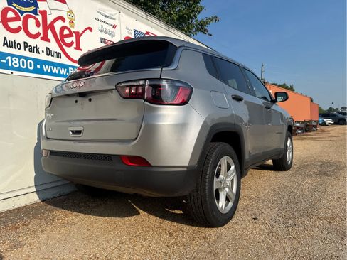 Used 2023 Jeep Compass Sport AWD/4WD image 3