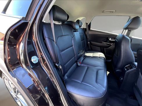 Used 2018 Kia Niro Touring FWD image 25