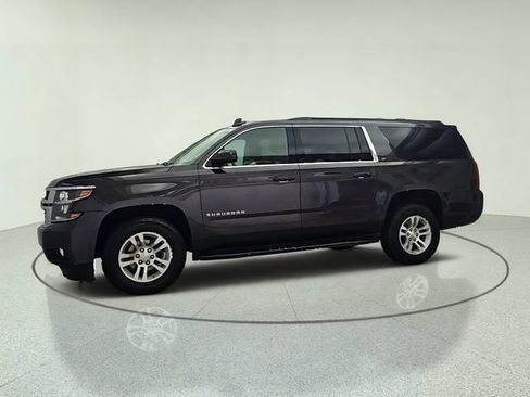 Used 2018 Chevrolet Suburban LT w/ Luxury Package AWD/4WD image 2