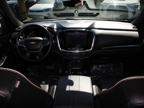 Used 2023 Chevrolet Traverse Premier image 28